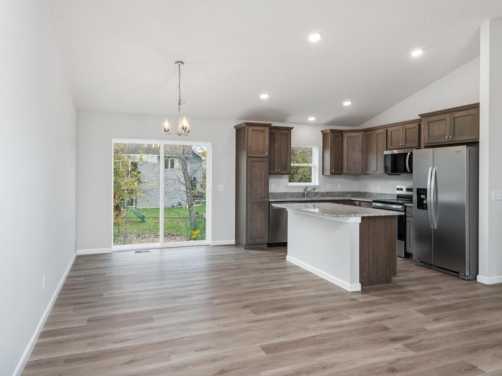 2083 River Bend Trl, Mayer, MN