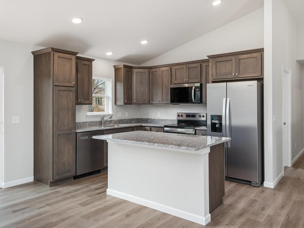 2083 River Bend Trl, Mayer, MN