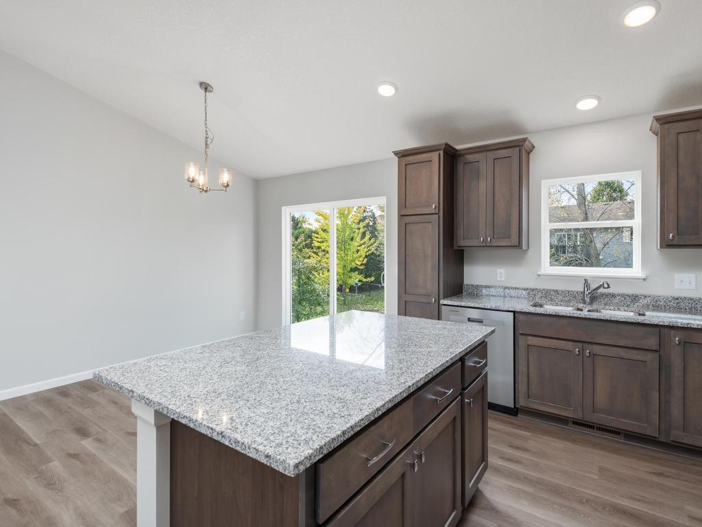 2083 River Bend Trl, Mayer, MN