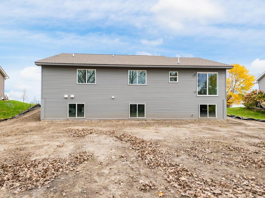 2083 River Bend Trl, Mayer, MN