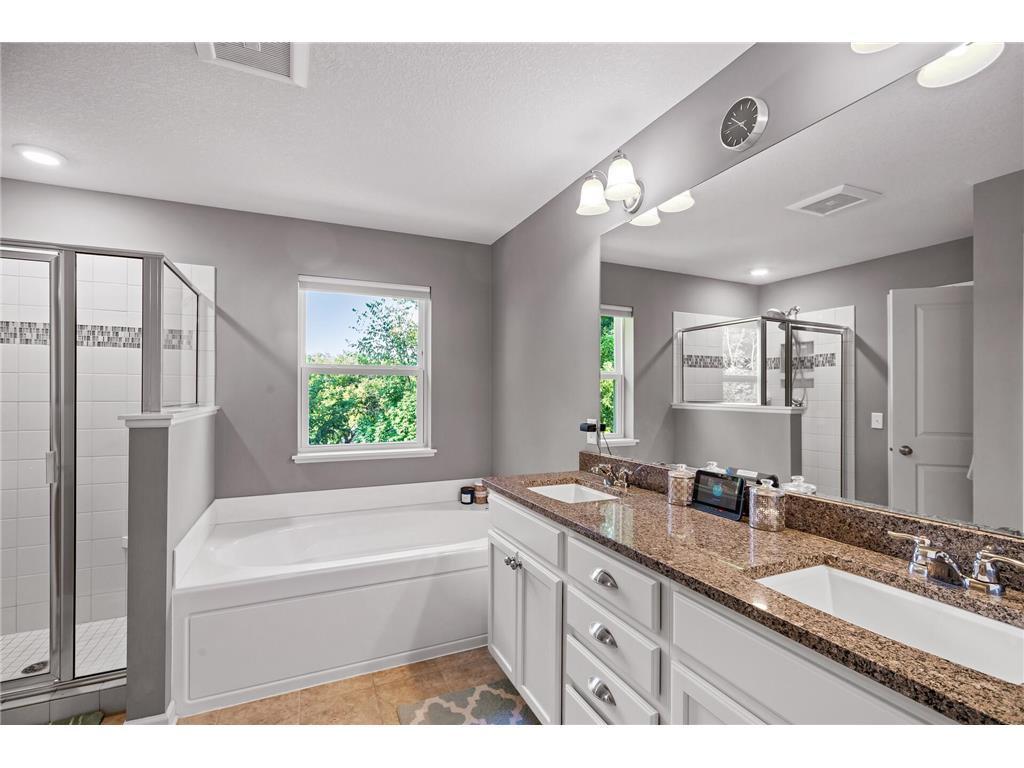 On suite Bath.jpg
