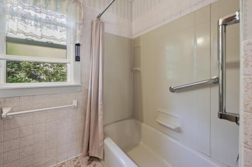 1102 16th Avenue S, Saint Cloud, MN 56301