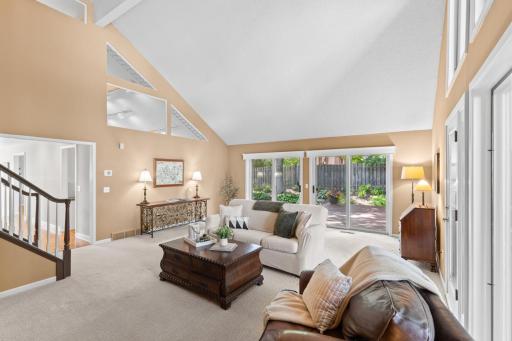7708 Stonewood Court, Edina, MN 55439