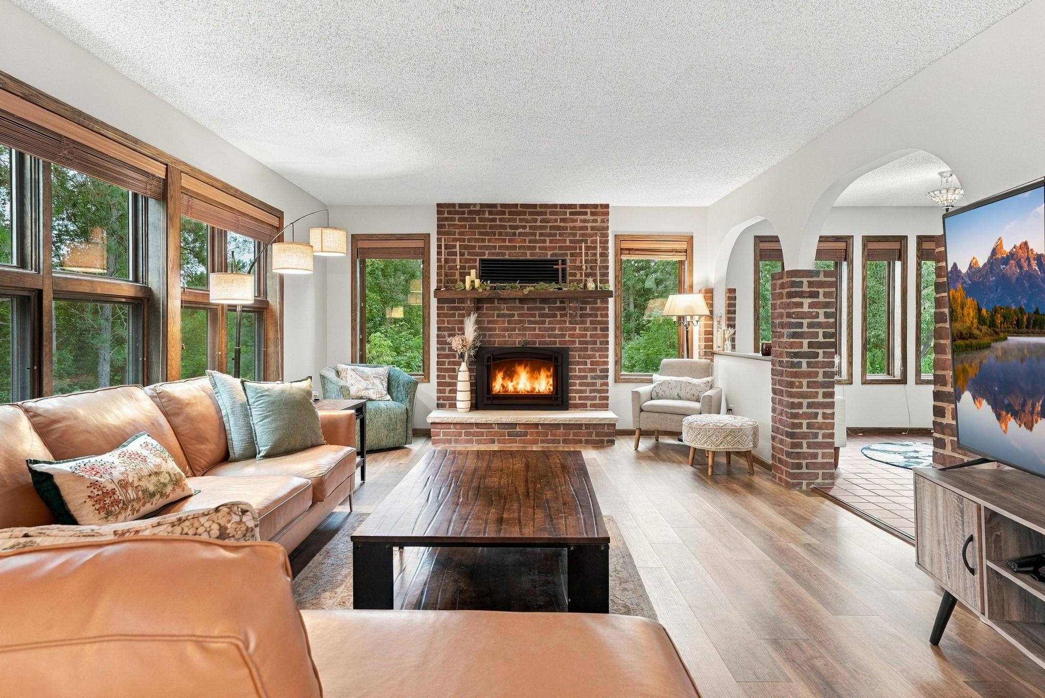 17-web-or-mls-6668_Crackleberry_Trail_Woodbury_09800.jpg