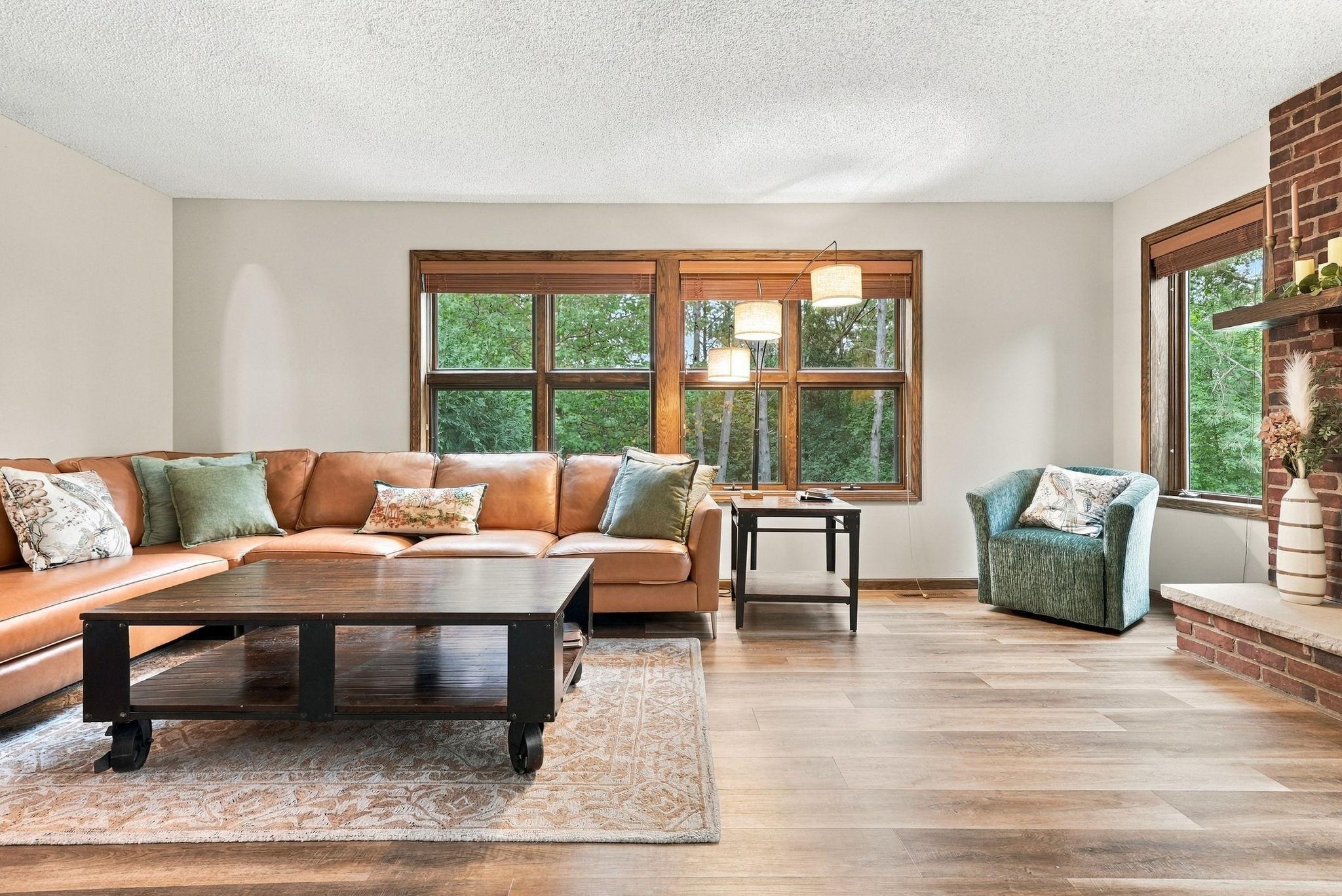 16-web-or-mls-6668_Crackleberry_Trail_Woodbury_09805.jpg