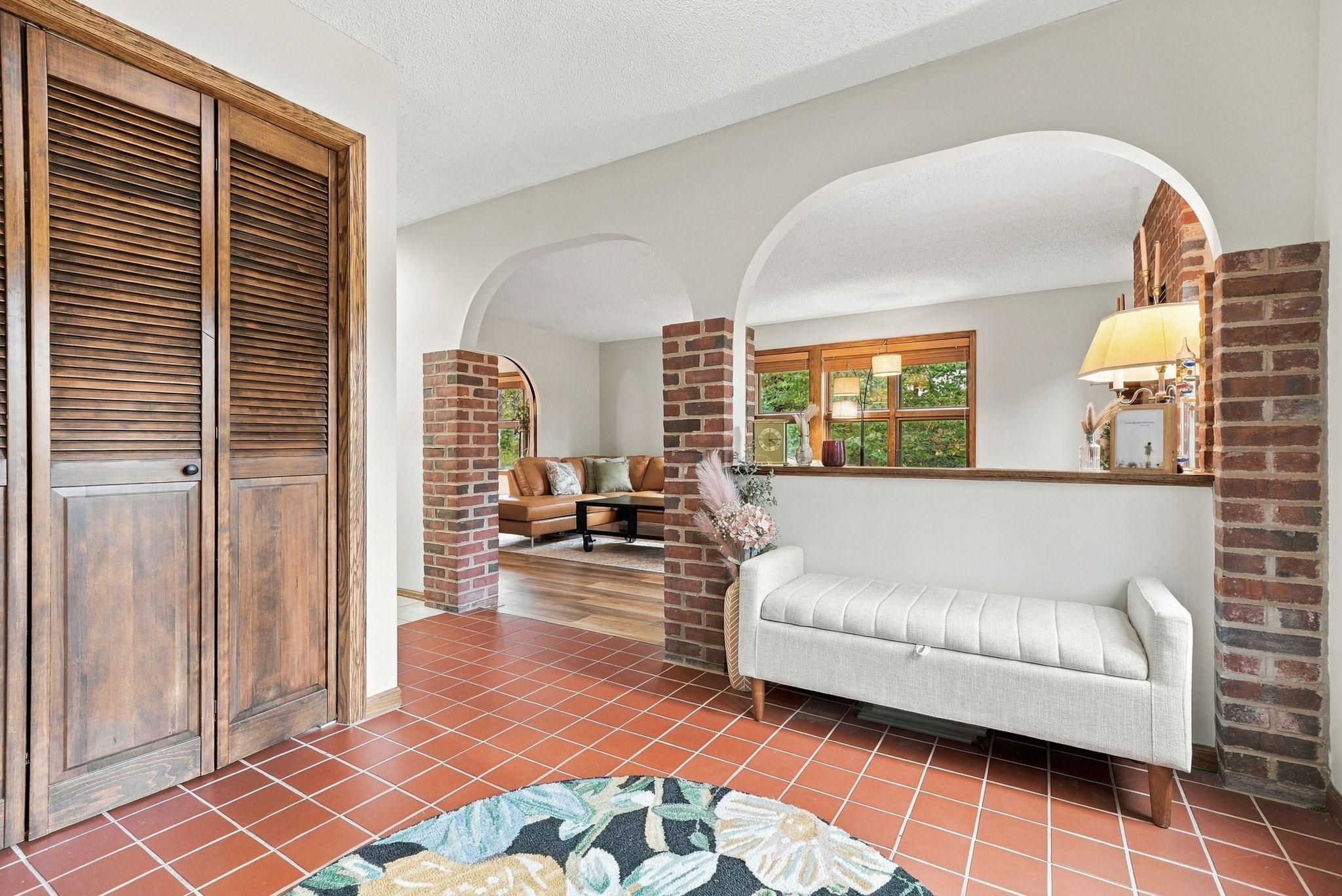 12-web-or-mls-6668_Crackleberry_Trail_Woodbury_09960.jpg