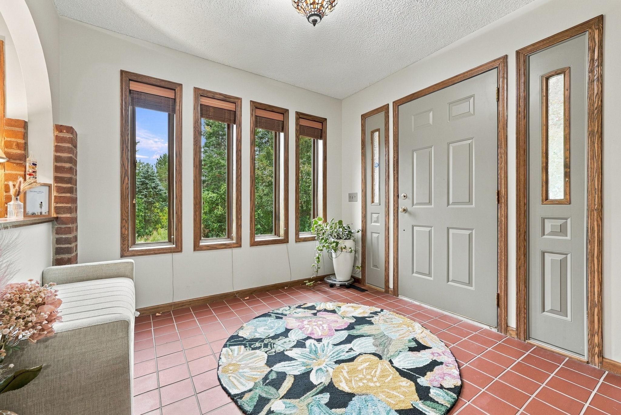 11-web-or-mls-6668_Crackleberry_Trail_Woodbury_09795.jpg