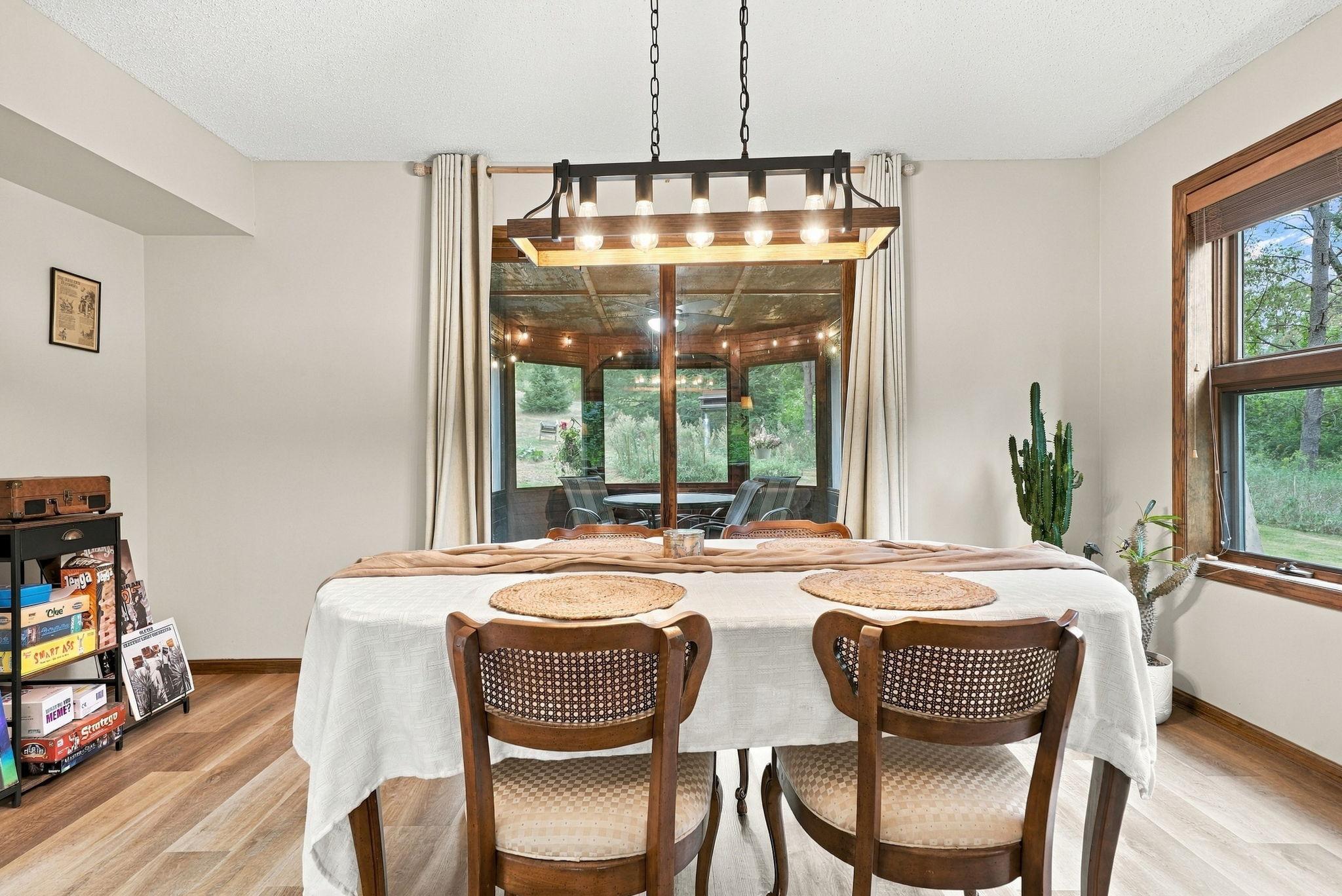 23-web-or-mls-6668_Crackleberry_Trail_Woodbury_09830.jpg