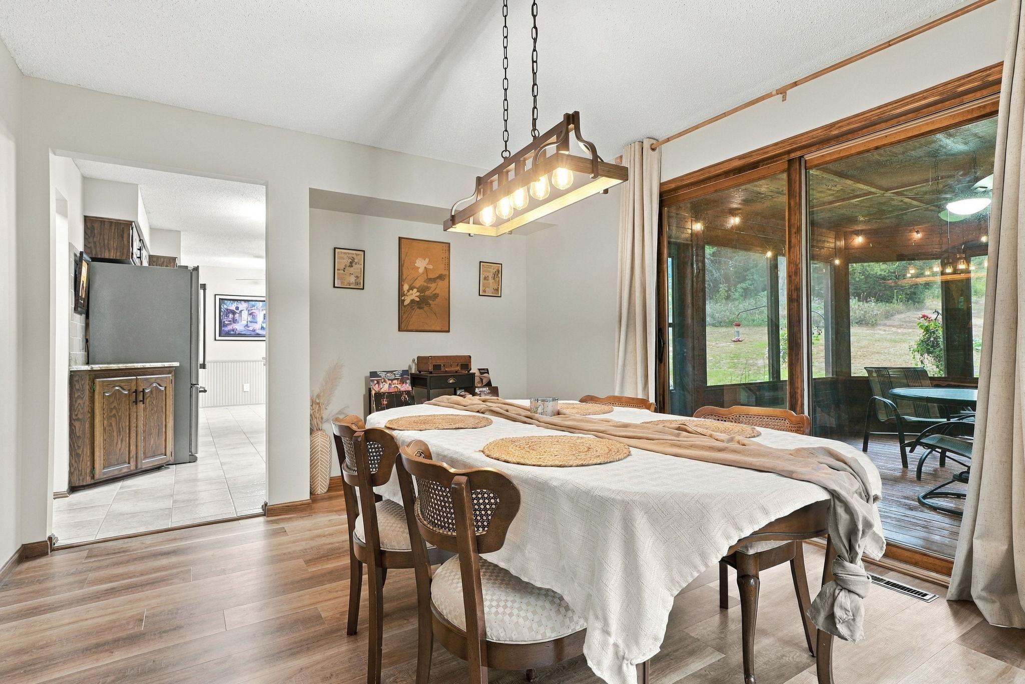 22-web-or-mls-6668_Crackleberry_Trail_Woodbury_09845.jpg