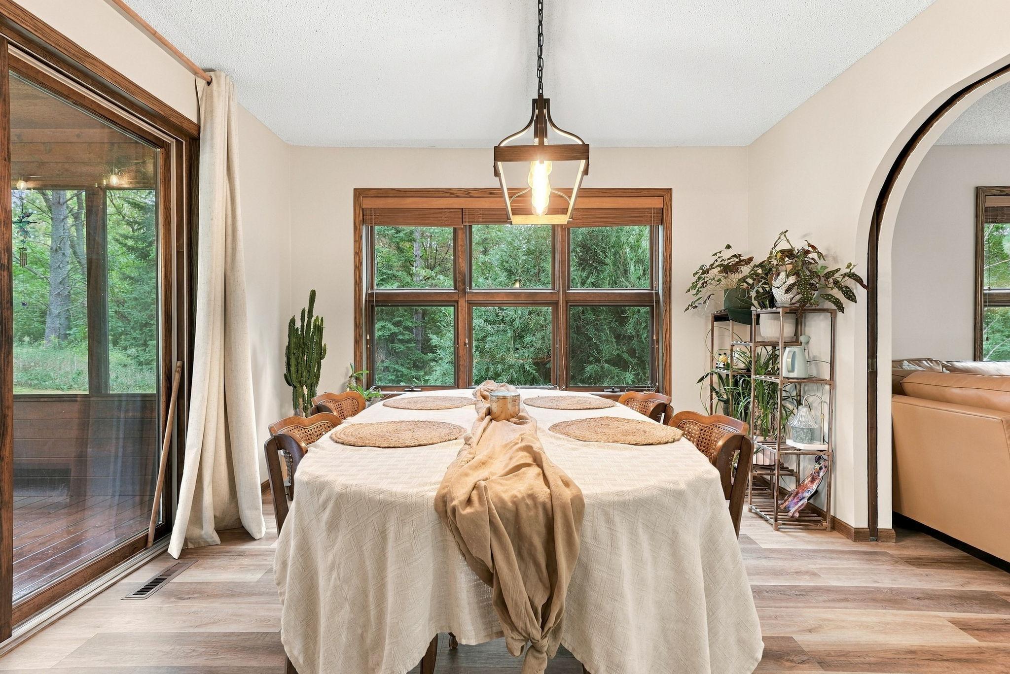21-web-or-mls-6668_Crackleberry_Trail_Woodbury_09835.jpg