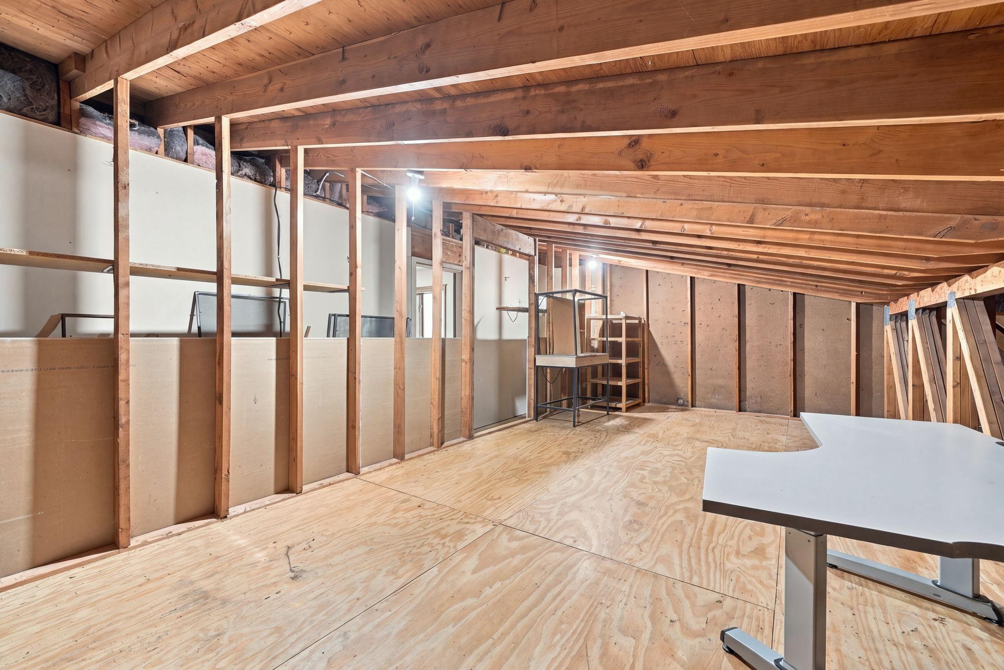 103-web-or-mls-6668_Crackleberry_Trail_Woodbury_00031.jpg
