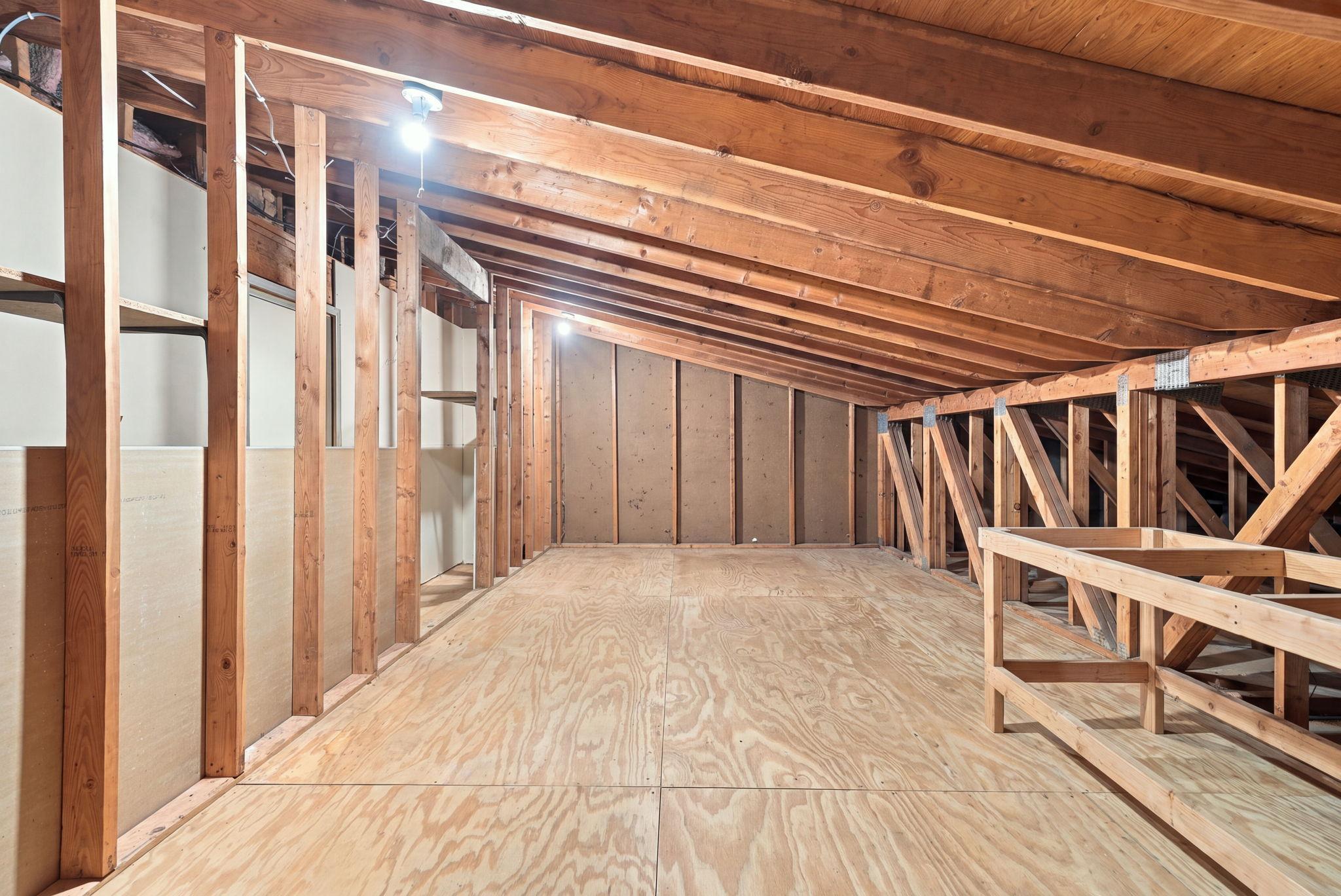 102-web-or-mls-6668_Crackleberry_Trail_Woodbury_00036.jpg