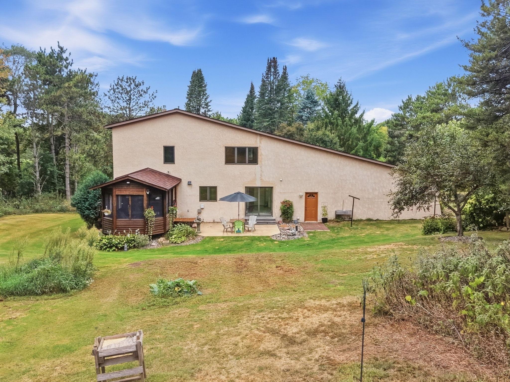 89-web-or-mls-6668_Crackleberry_Trail_Woodbury_086.jpg