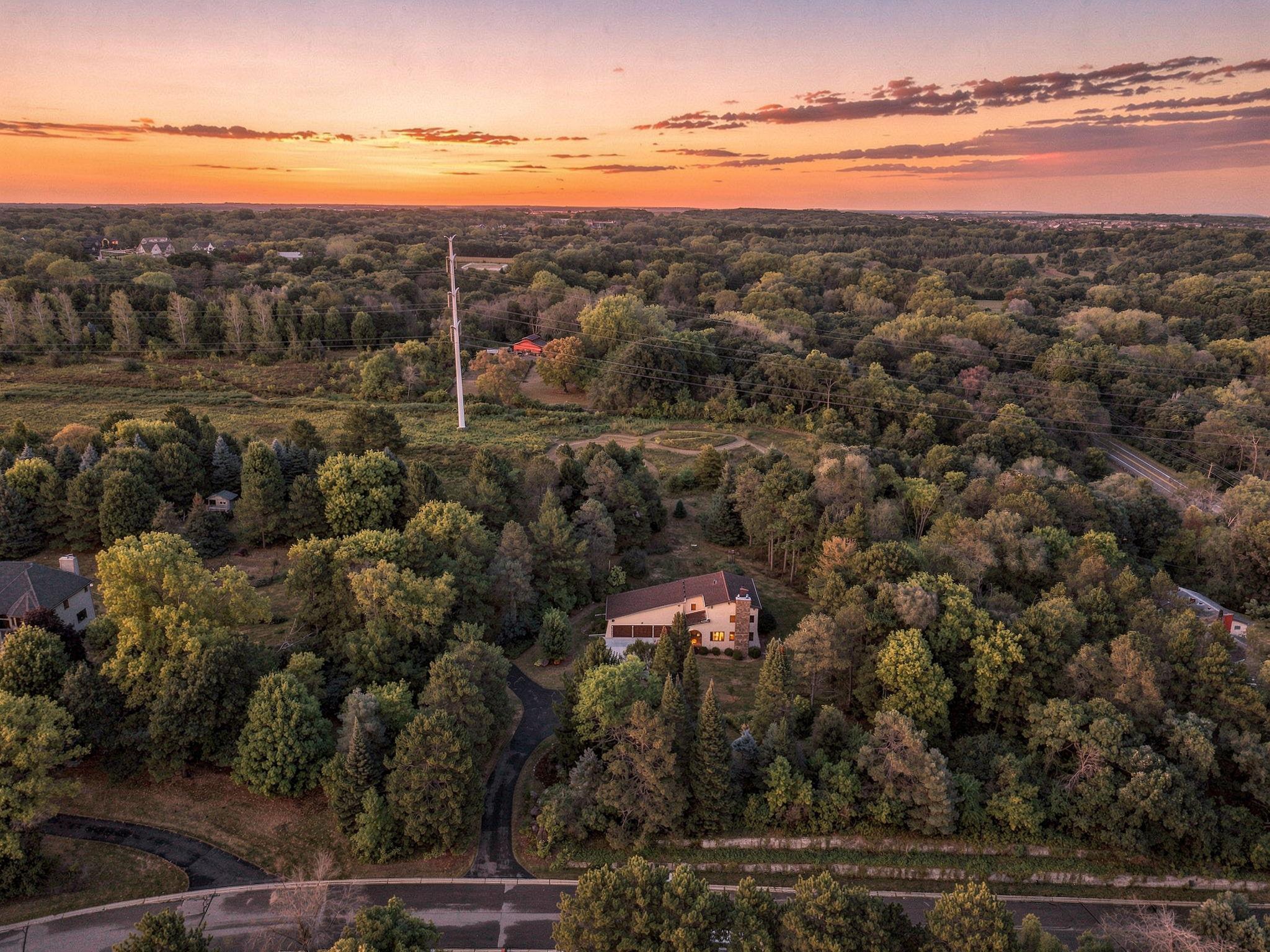 6-web-or-mls-6668_Crackleberry_Trail_Woodbury_TW_006.jpg
