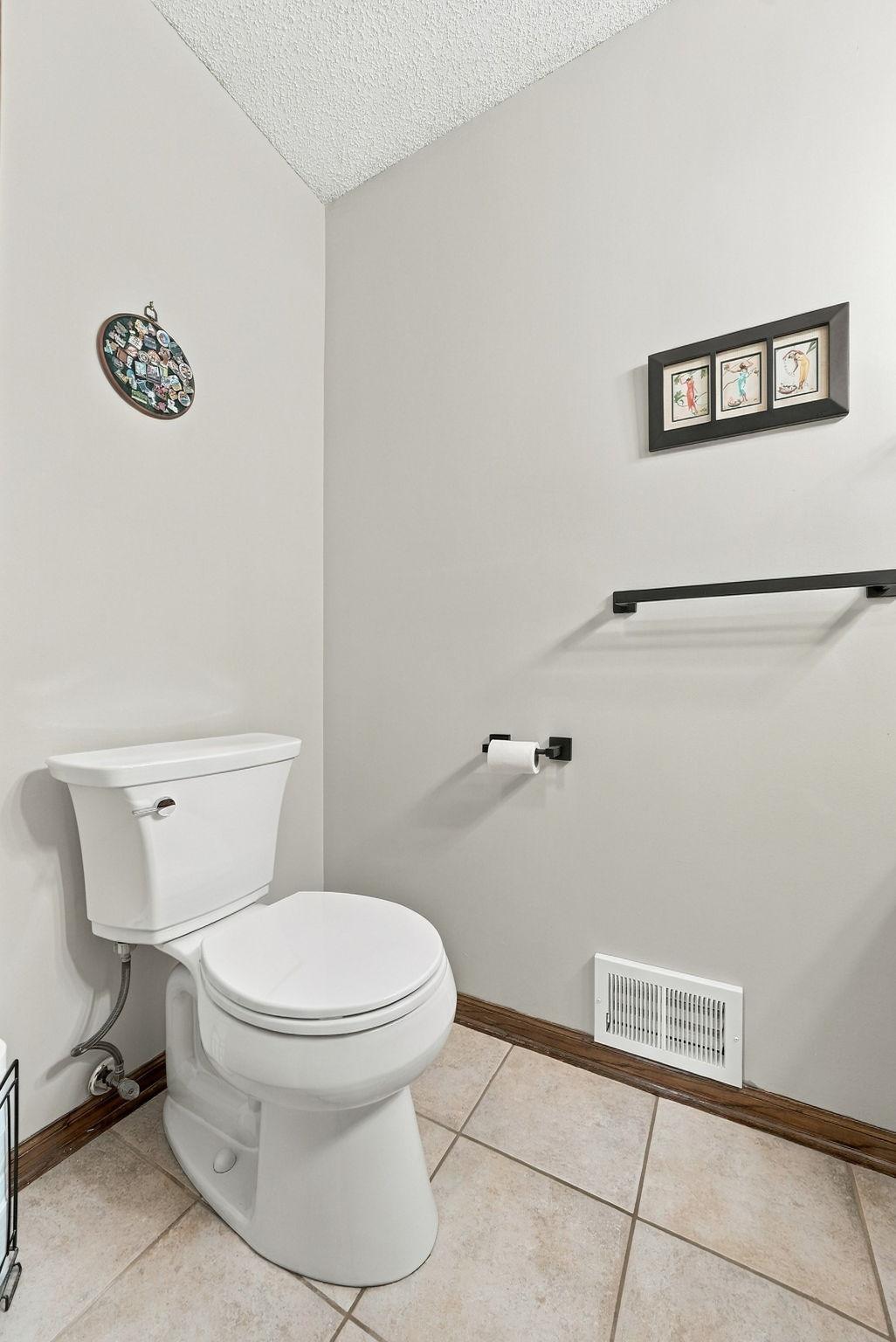 72-web-or-mls-6668_Crackleberry_Trail_Woodbury_09910.jpg