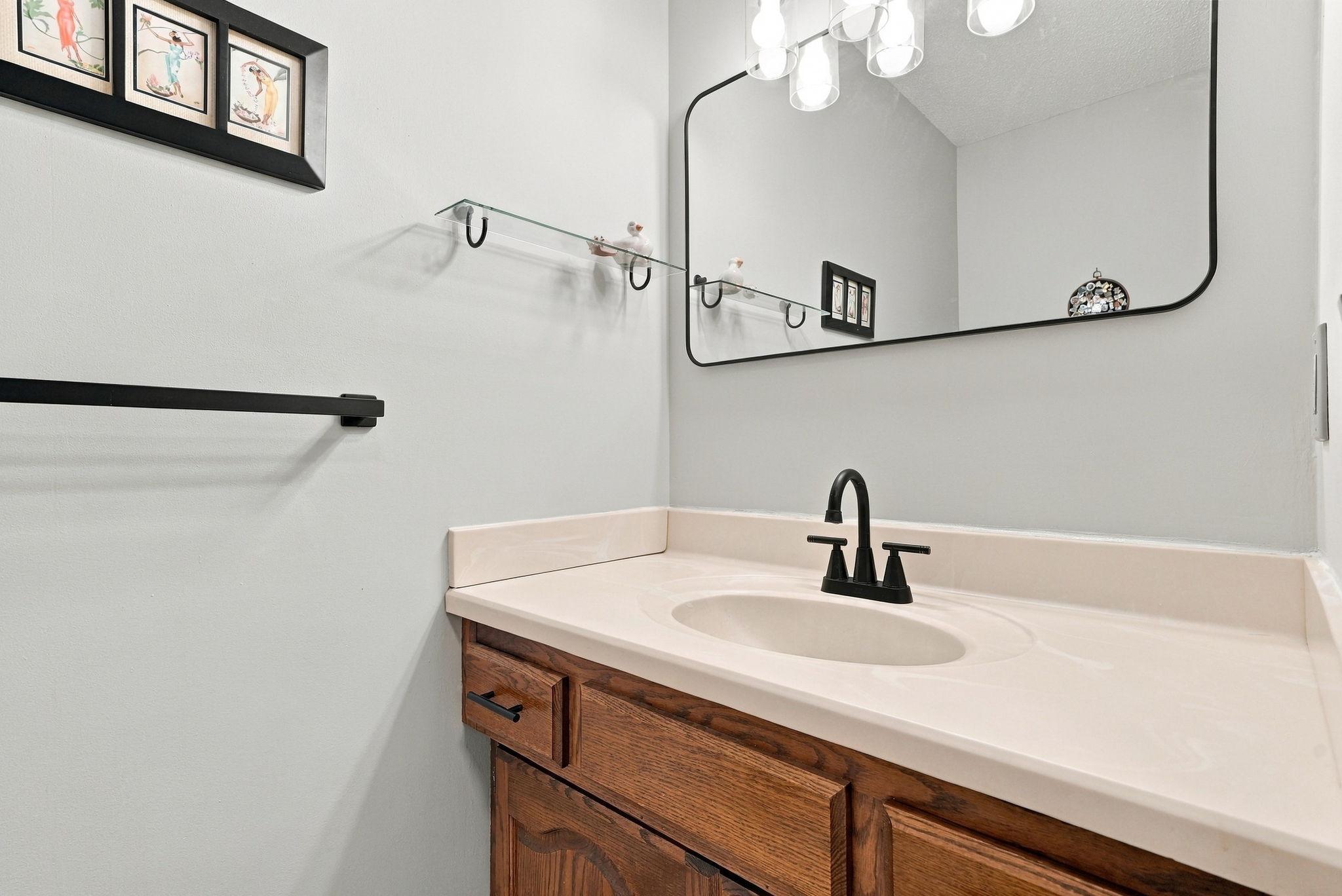 59-web-or-mls-6668_Crackleberry_Trail_Woodbury_09905.jpg