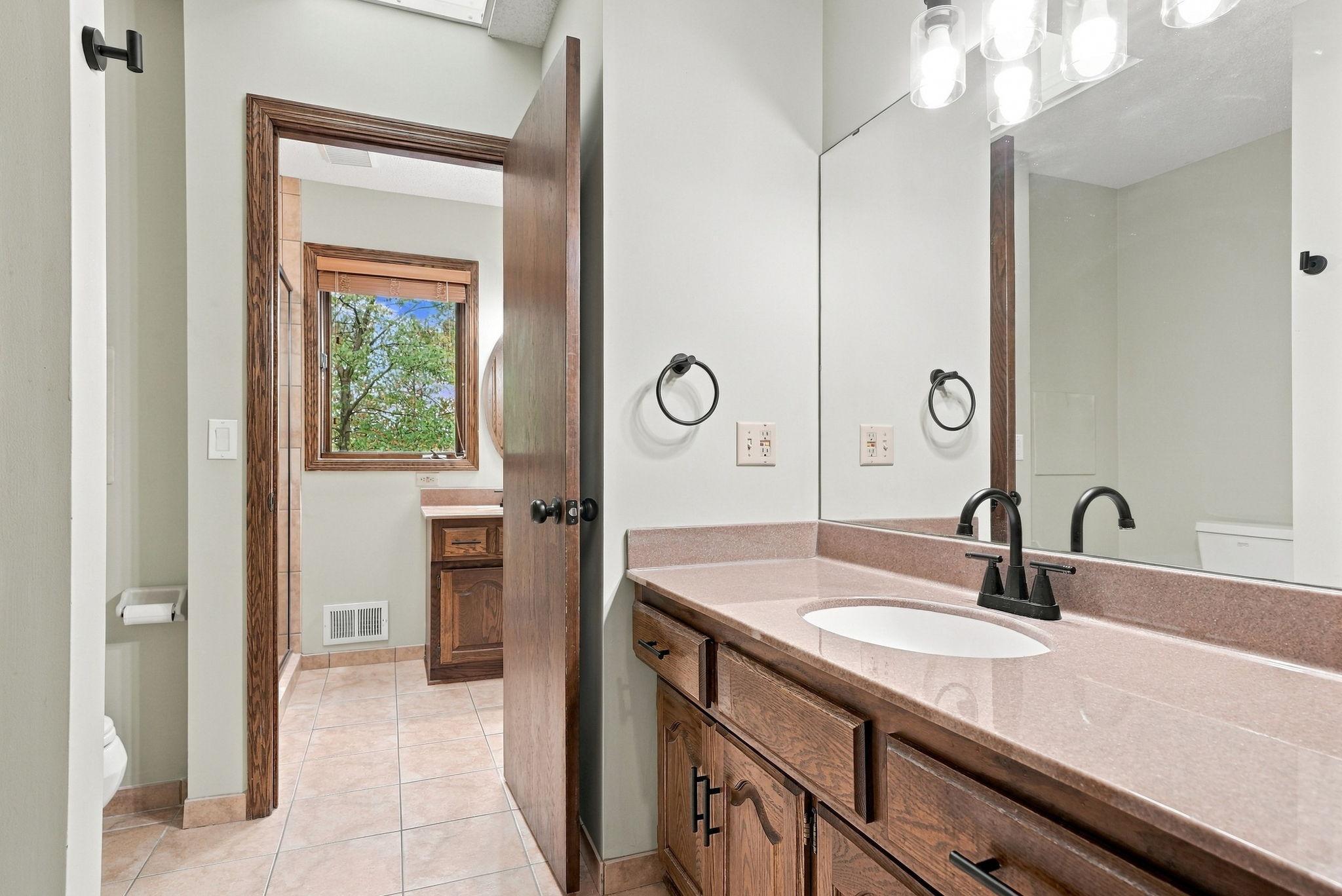 48-web-or-mls-6668_Crackleberry_Trail_Woodbury_00021.jpg