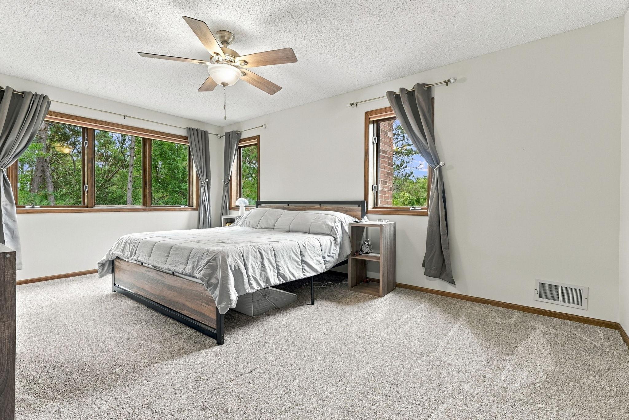 45-web-or-mls-6668_Crackleberry_Trail_Woodbury_09975.jpg