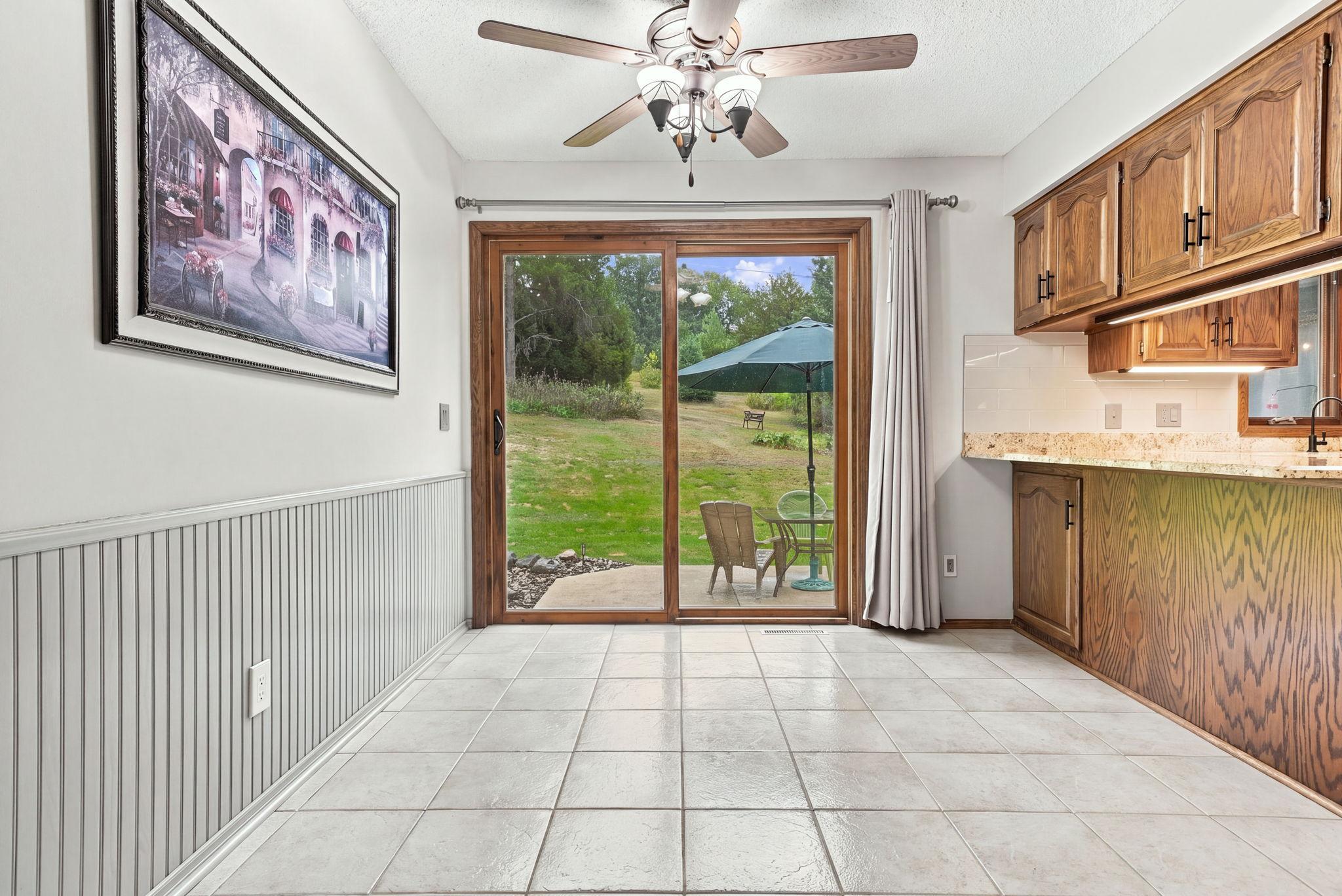 31-web-or-mls-6668_Crackleberry_Trail_Woodbury_09890.jpg