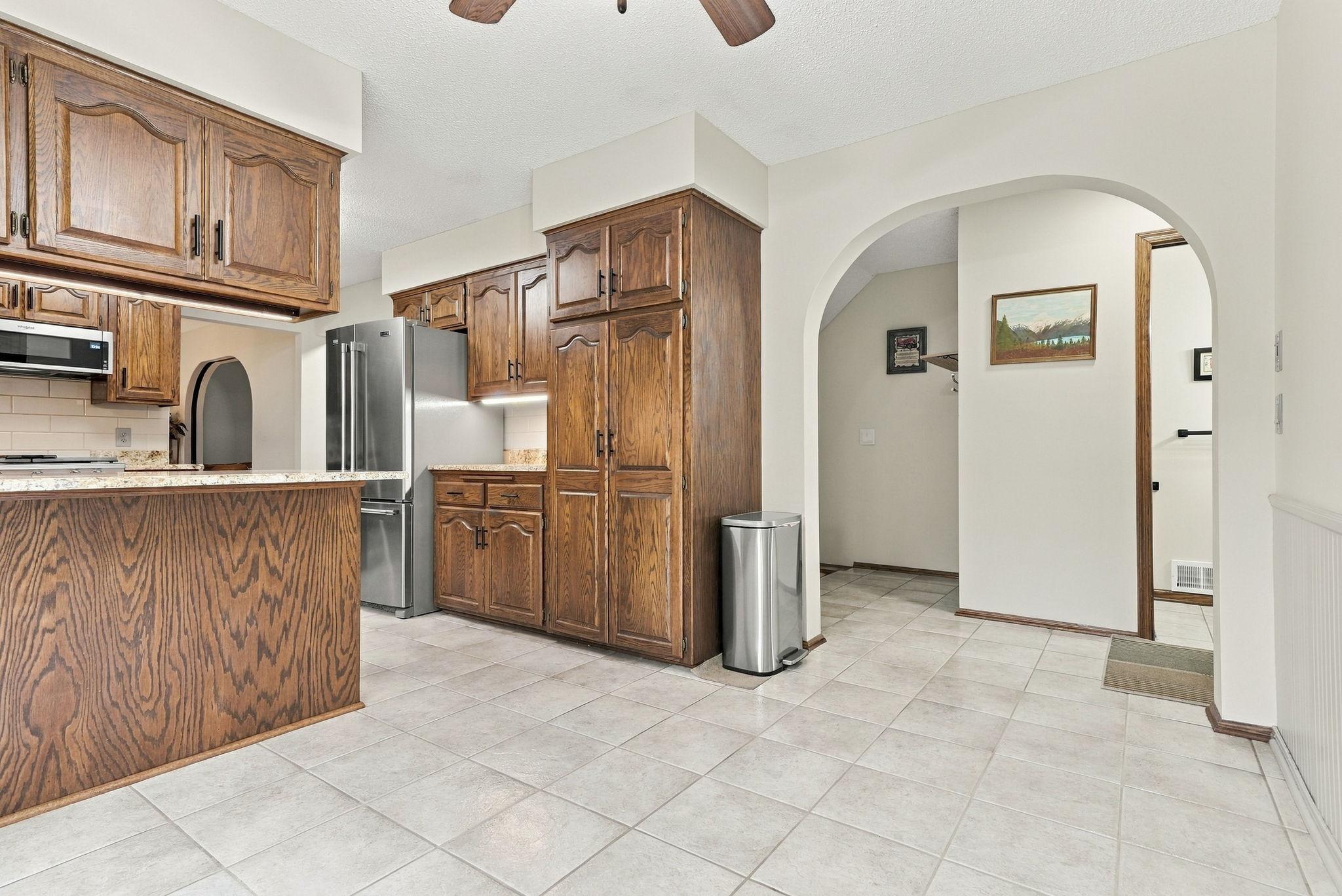 27-web-or-mls-6668_Crackleberry_Trail_Woodbury_09900.jpg