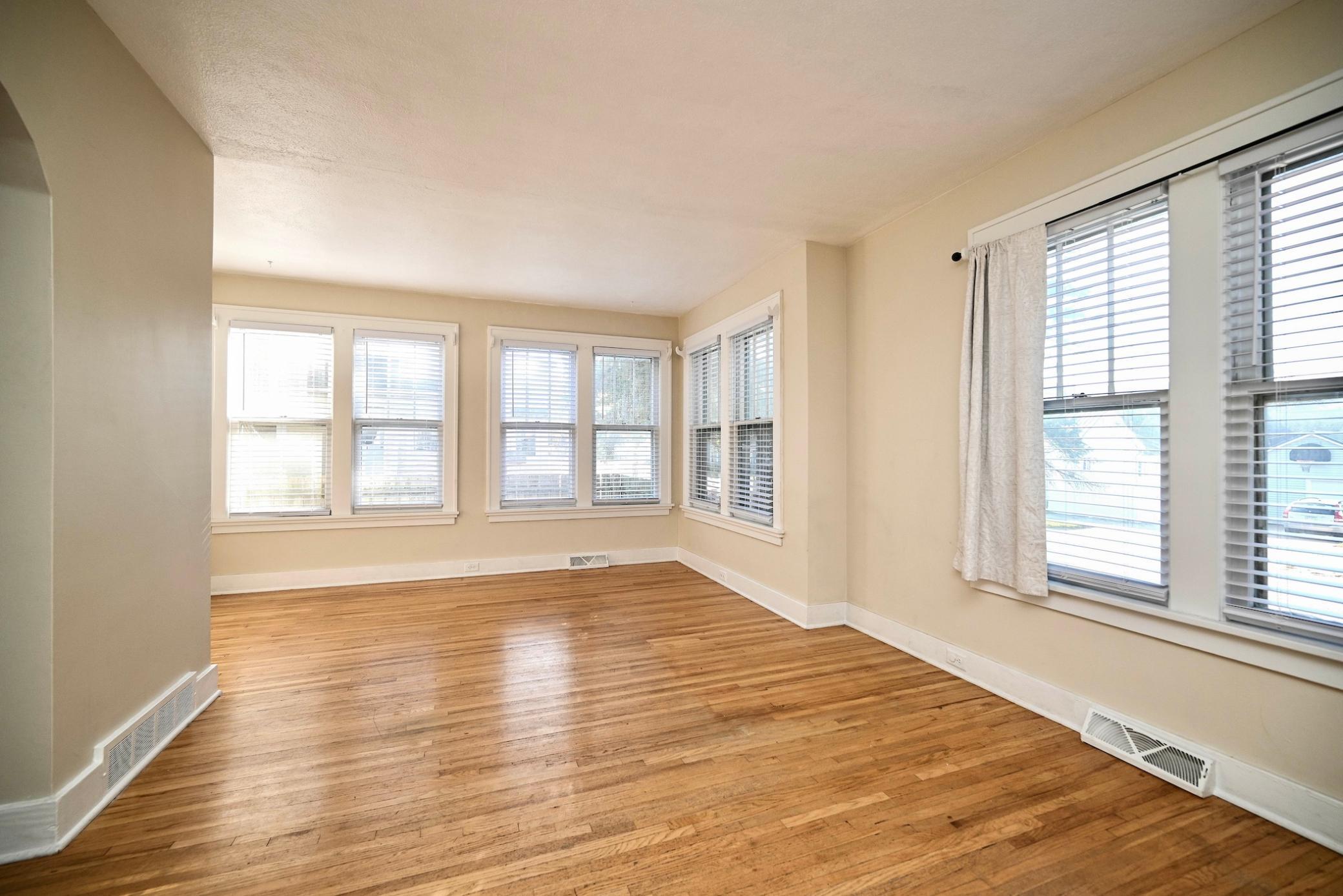 03 Living Room I.jpg