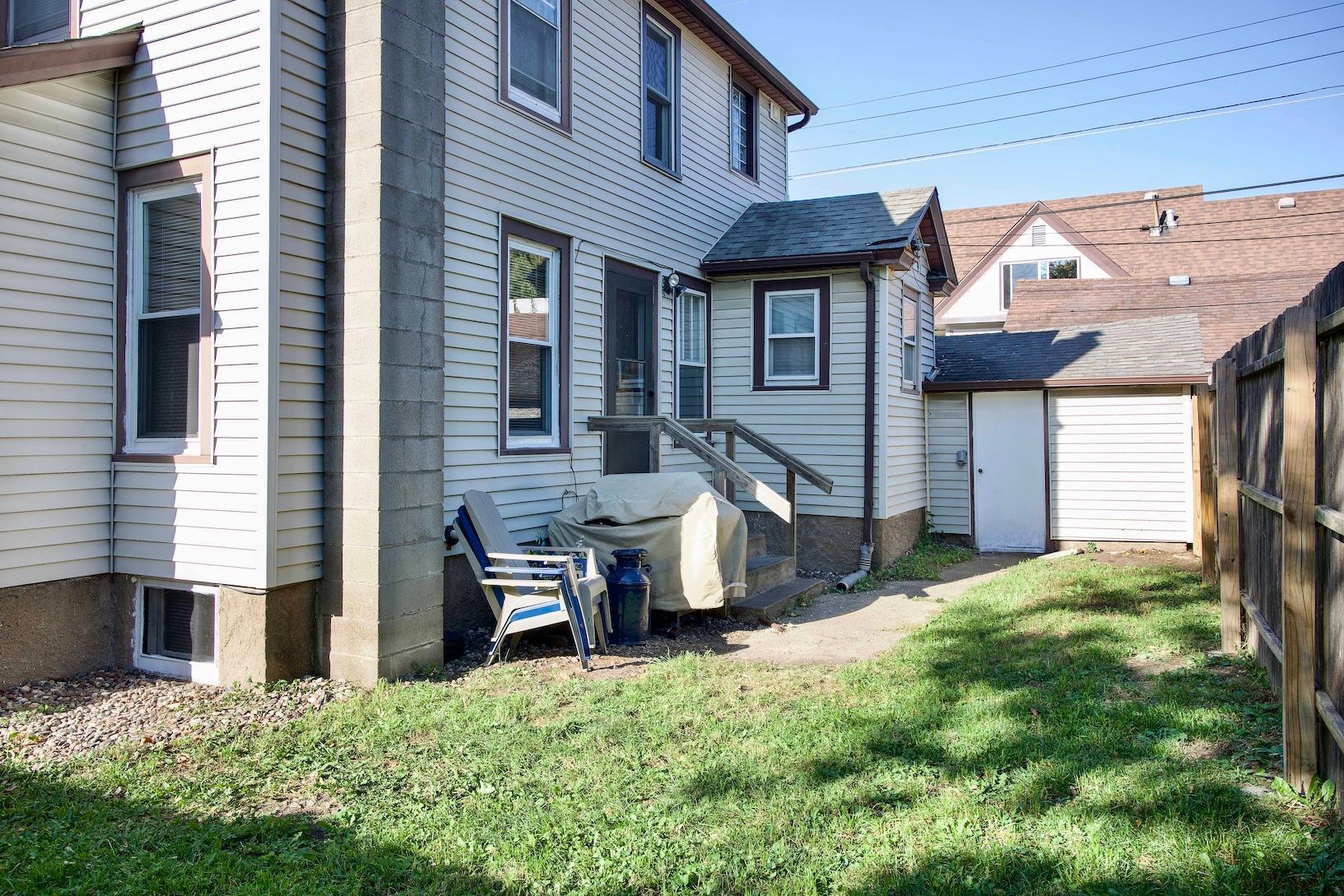 27 Back Entrance.jpg
