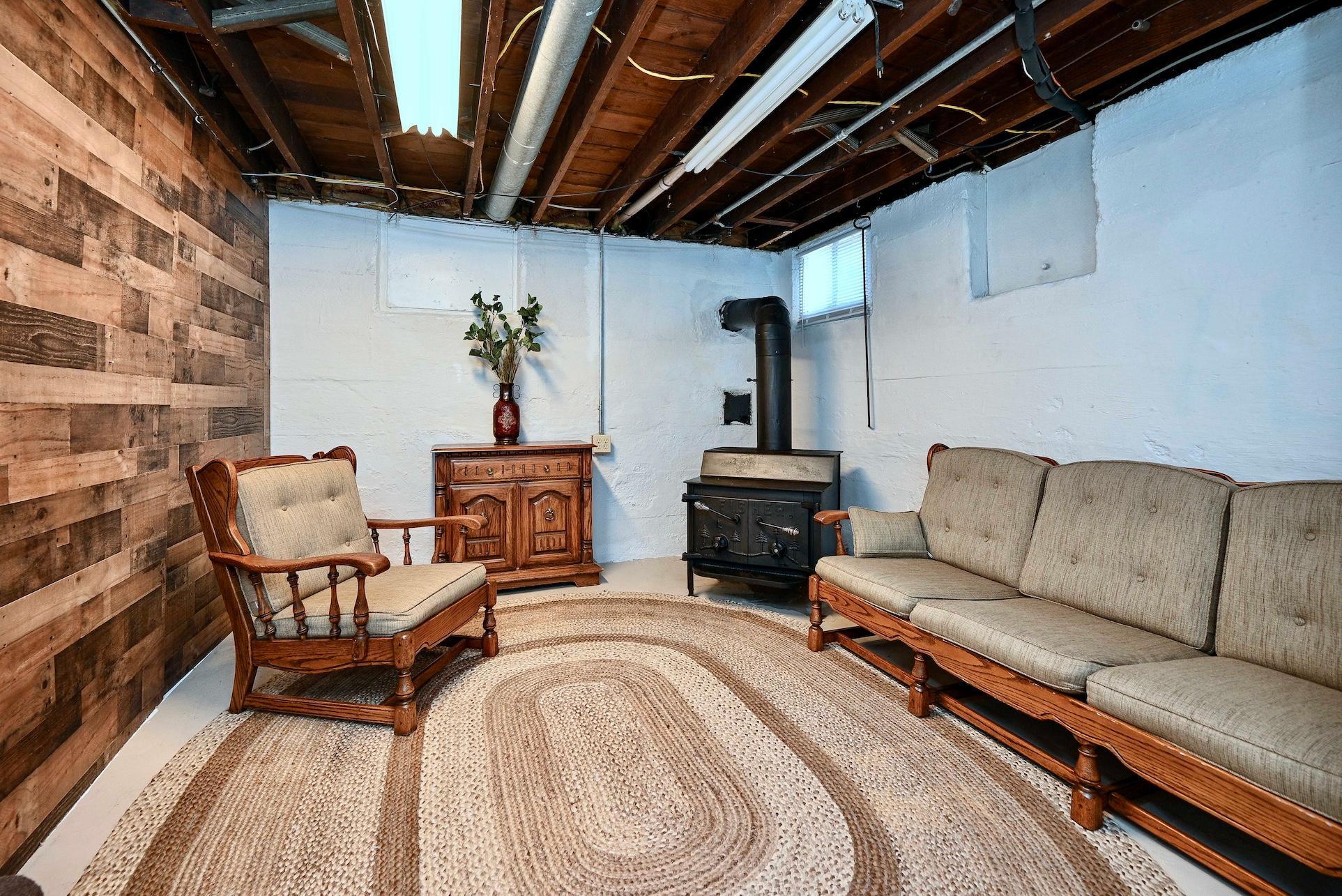 21 LL Family Room.jpg