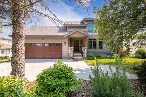 5220 London Road, Duluth, MN 55804