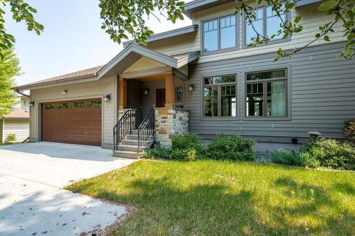 5220 London Road, Duluth, MN 55804