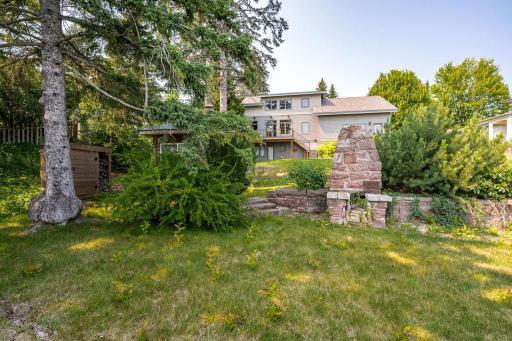 5220 London Road, Duluth, MN 55804