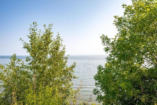 5220 London Road, Duluth, MN 55804