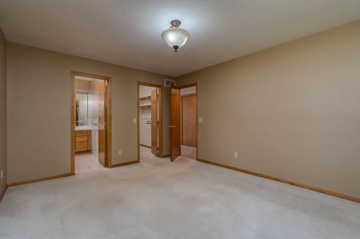 104 Wadsworth Drive, Mankato, MN 56001