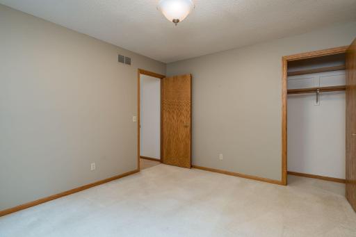 104 Wadsworth Drive, Mankato, MN 56001
