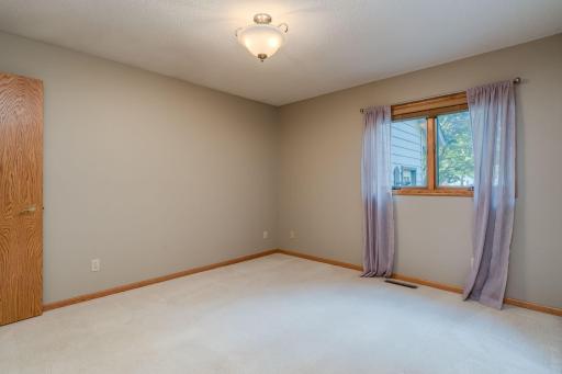 104 Wadsworth Drive, Mankato, MN 56001