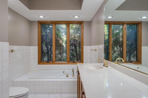 104 Wadsworth Drive, Mankato, MN 56001