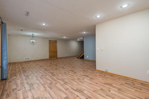 104 Wadsworth Drive, Mankato, MN 56001