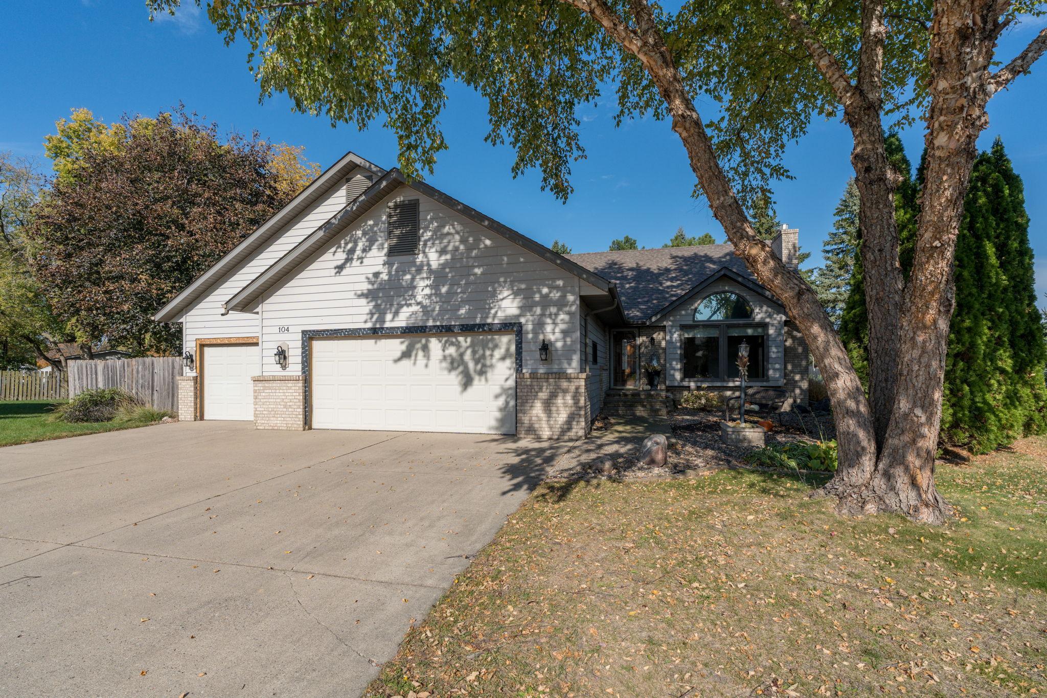 Property photo for 104 Wadsworth Drive, Mankato, MN 56001