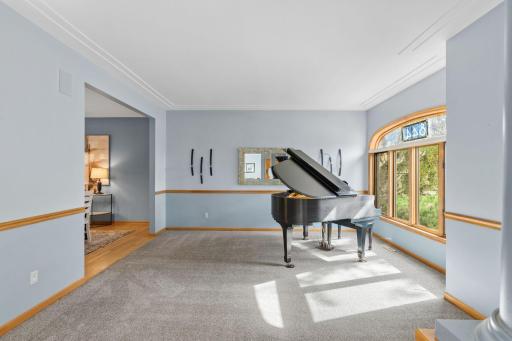 8441 W Lake Drive, Chanhassen, MN 55317