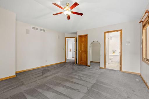 8441 W Lake Drive, Chanhassen, MN 55317