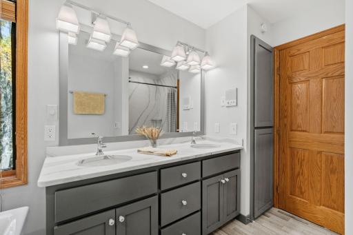 8441 W Lake Drive, Chanhassen, MN 55317