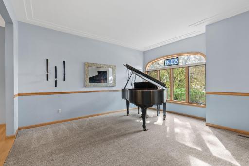 8441 W Lake Drive, Chanhassen, MN 55317