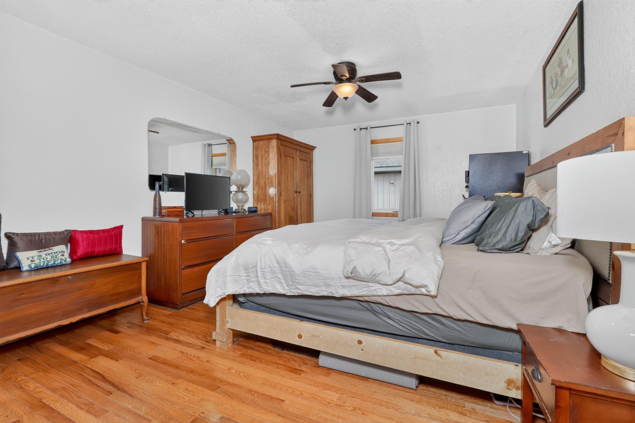 Main bedroom House.jpg