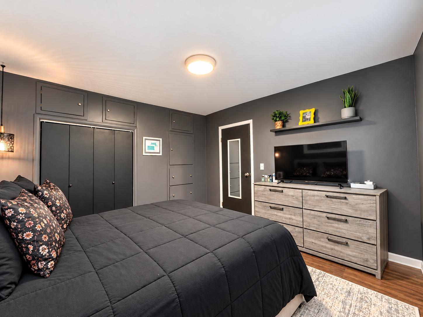 8 Bedroom 1.jpg