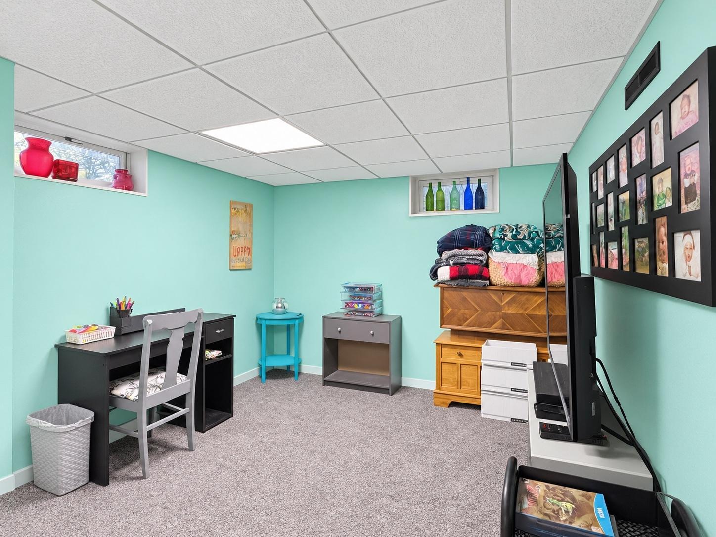 16 Basement Office.jpg