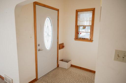 227 E 9th Street, Blue Earth, MN 56013