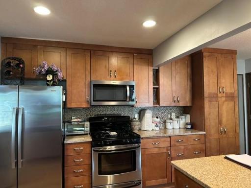 3301 Selkirk Drive, Burnsville, MN 55337