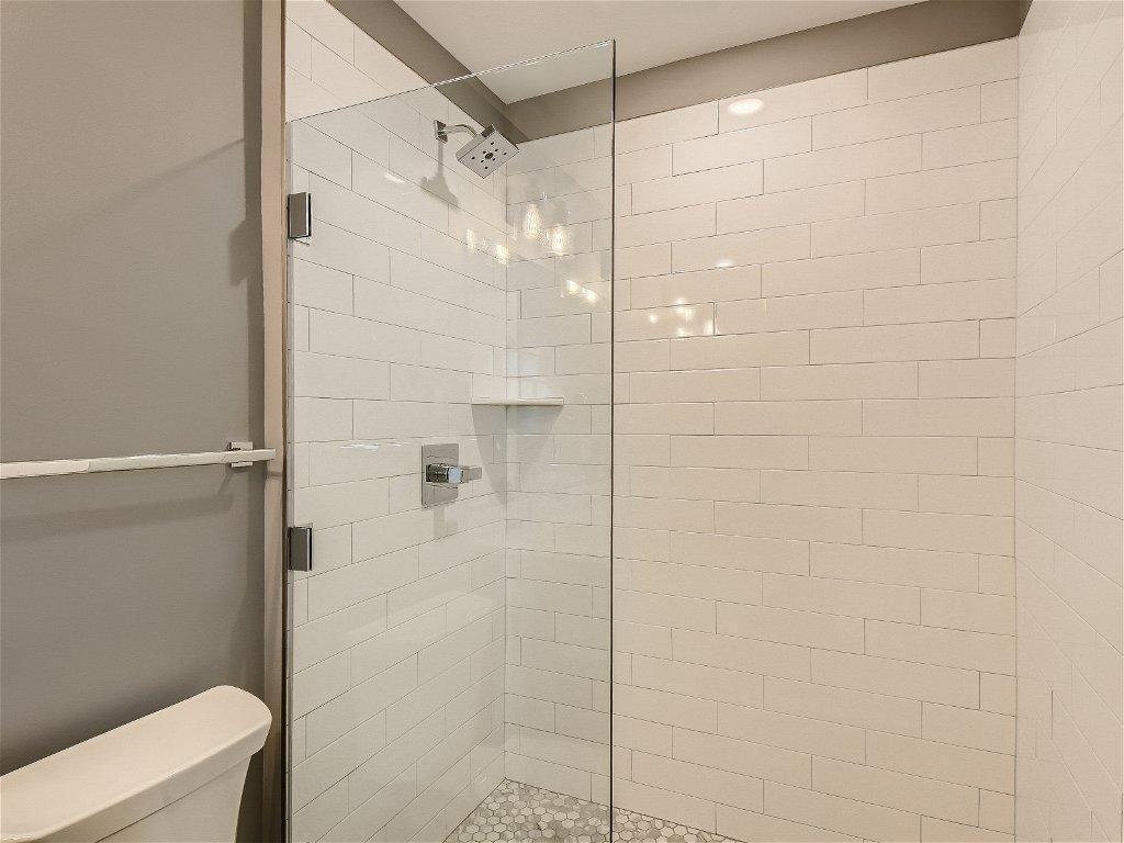 Primary Bathroom.jpg
