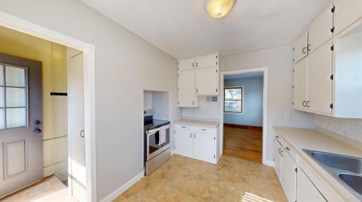 140 6th Street SE, Glenville, MN 56036