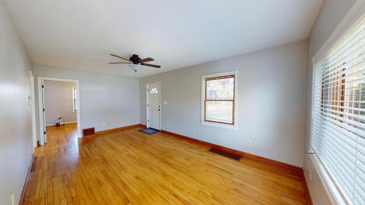 140 6th Street SE, Glenville, MN 56036