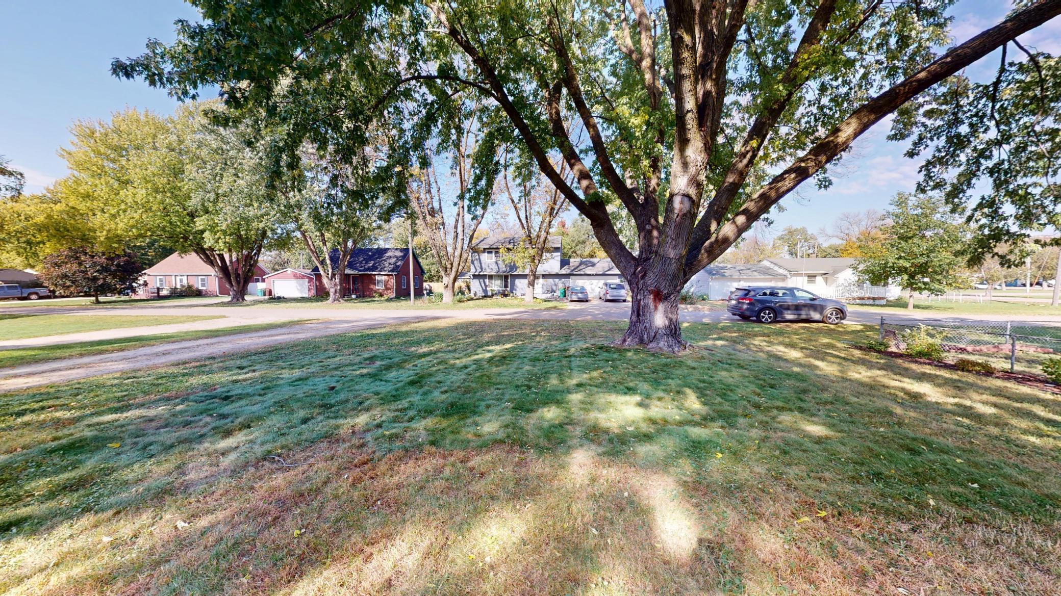Front yard to street